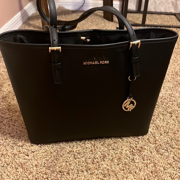 black Michael Kors medium tote purse - Picture 1 of 8